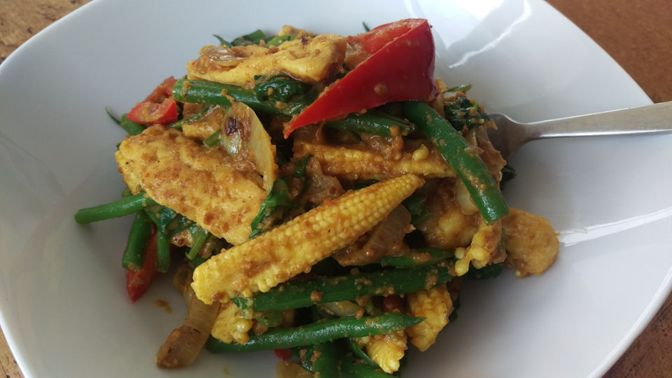 Mamatans Vegetable Stir-fry with Peanut Sauce